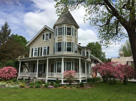 Zillow has 40 photos of this 26,200,000 11 beds, 8 baths, 9,580 Square Feet single family home located at 1040 Grosse Point Road, Ferrisburgh, VT 05456 built in 1906. . Vermont real estate zillow